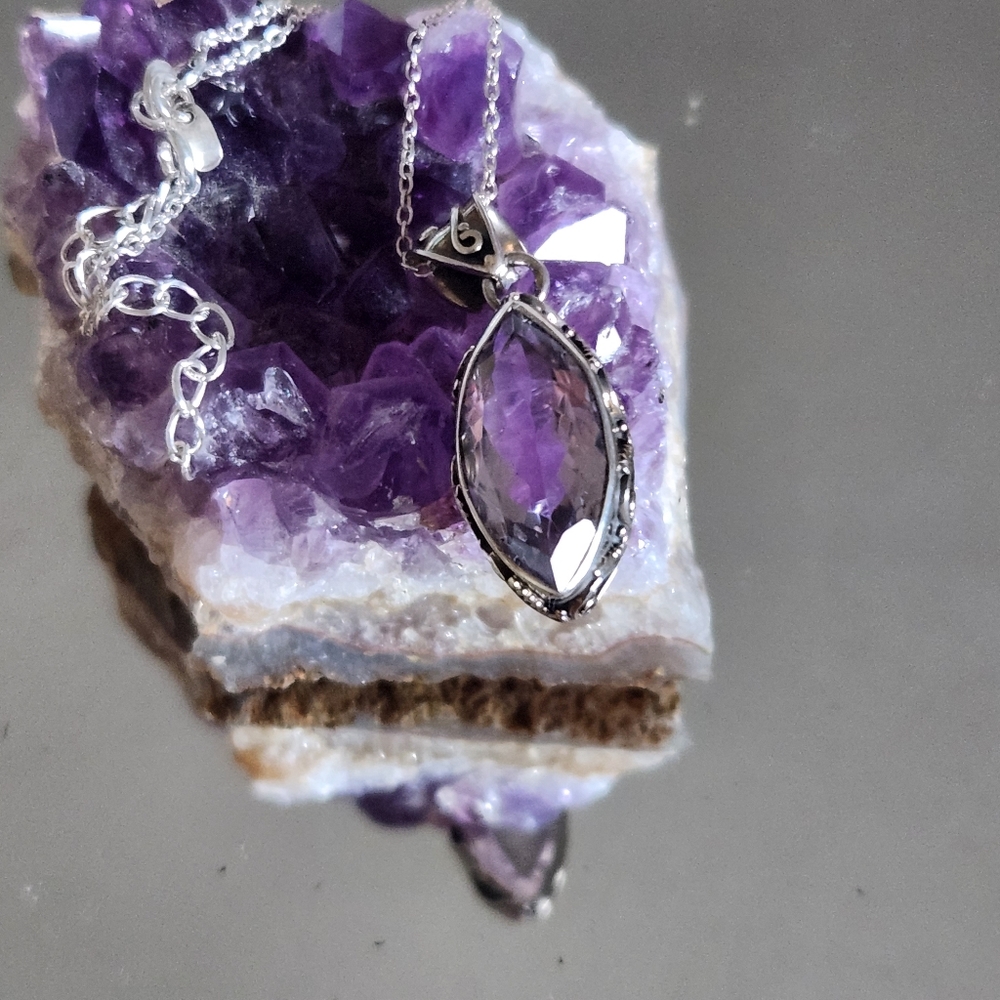 Women's 925 Bali Amethyst Necklace on an 925 18" adjustable chain